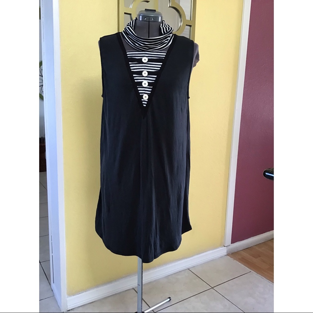 Dress- black dress with black/white front🕶